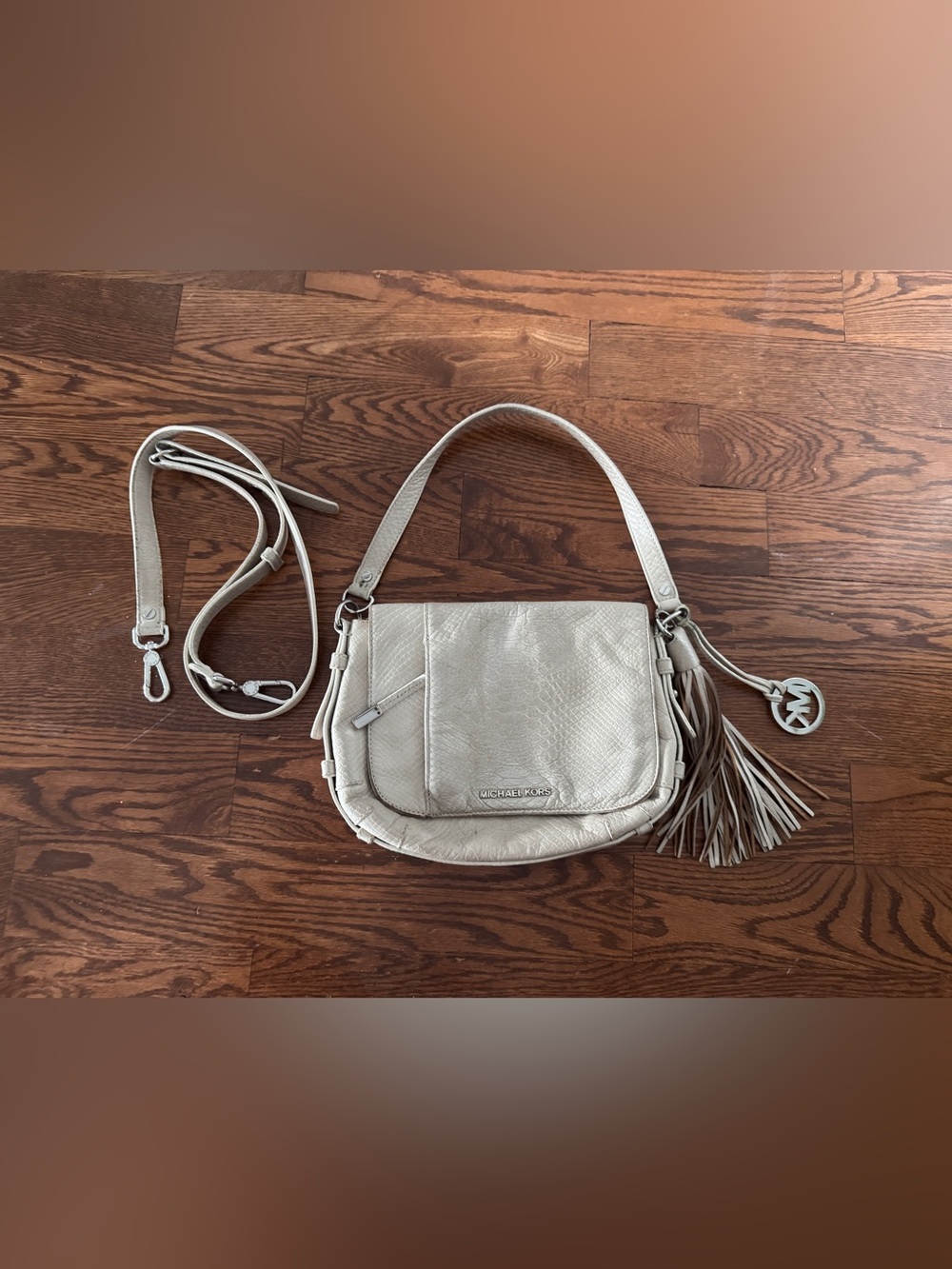 MICHAEL KORS Cream Textured Flap Shoulder Bag with Tassel